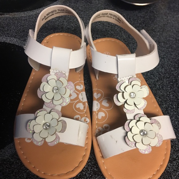 Girls Sandals size 11 - Picture 3 of 8